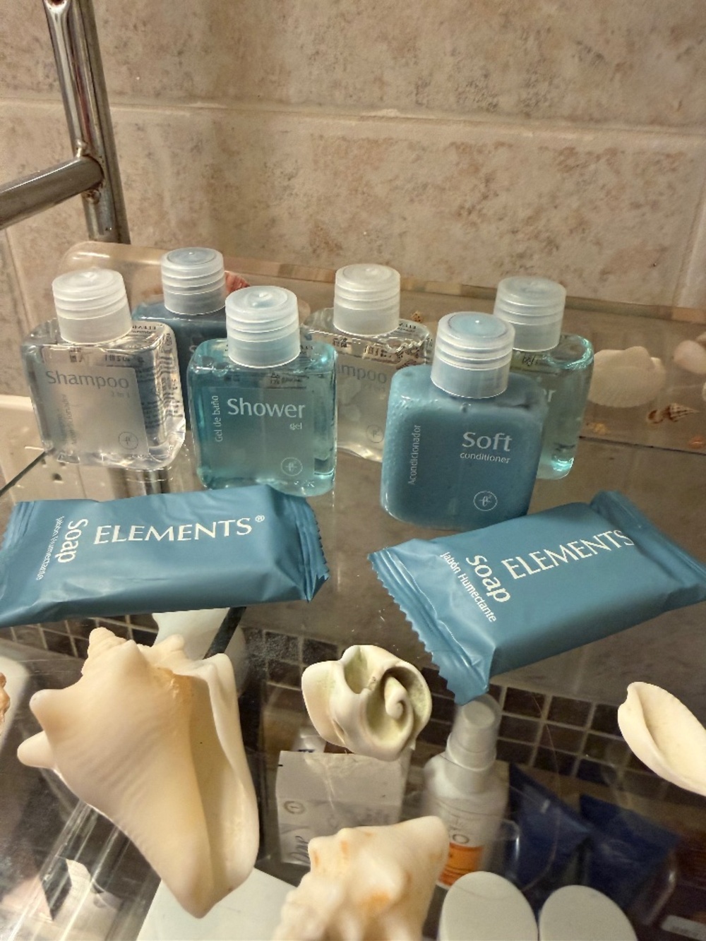 ELEMENTS 8 PIECE TRAVEL SET, NEW